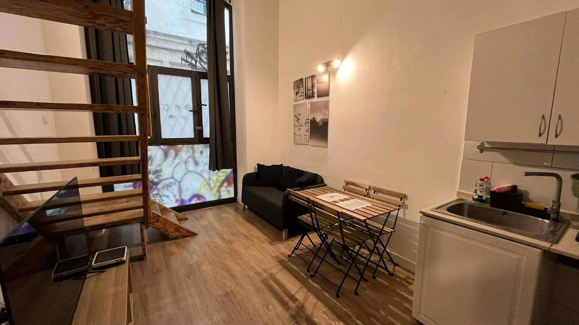 Charm Apartment In The Heart Of Raval Barcelona